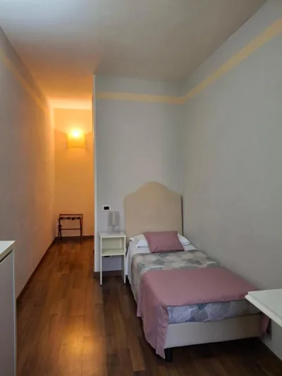 Einzelzimmer — Albergo Moderno